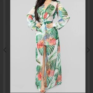 NWTFashionNova Feeling Of BlissTropical Maxi Dress